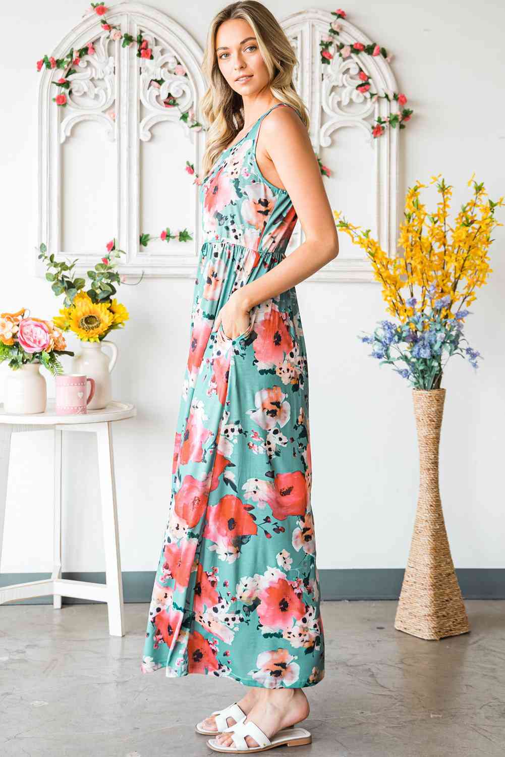 Floral Sleeveless Dress with Pockets